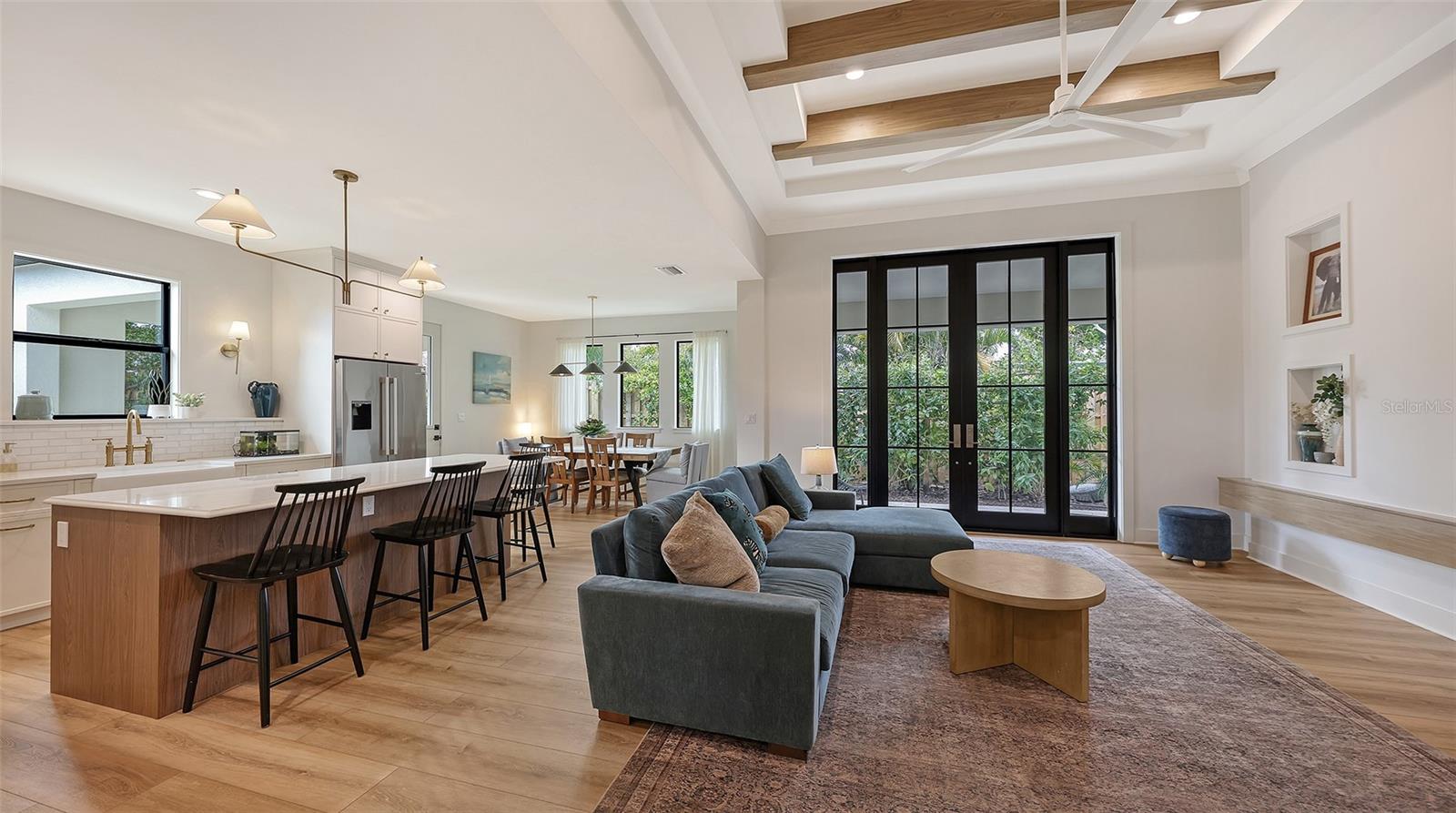 Single Family Residence in SARASOTA, FL - Daniel Dourado