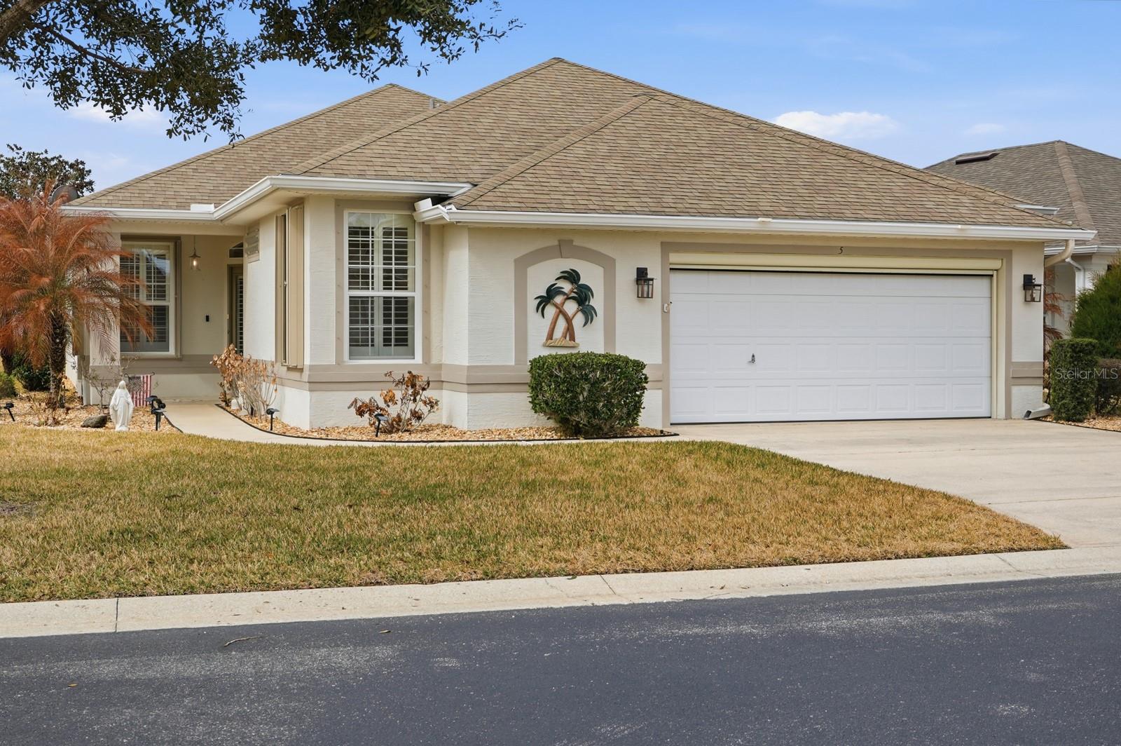 Single Family Residence in PALM COAST, FL - Daniel Dourado