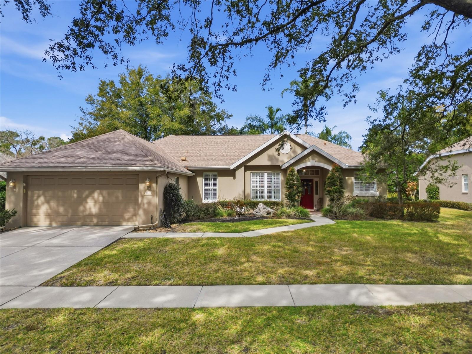 Single Family Residence in MOUNT DORA, FL - Daniel Dourado