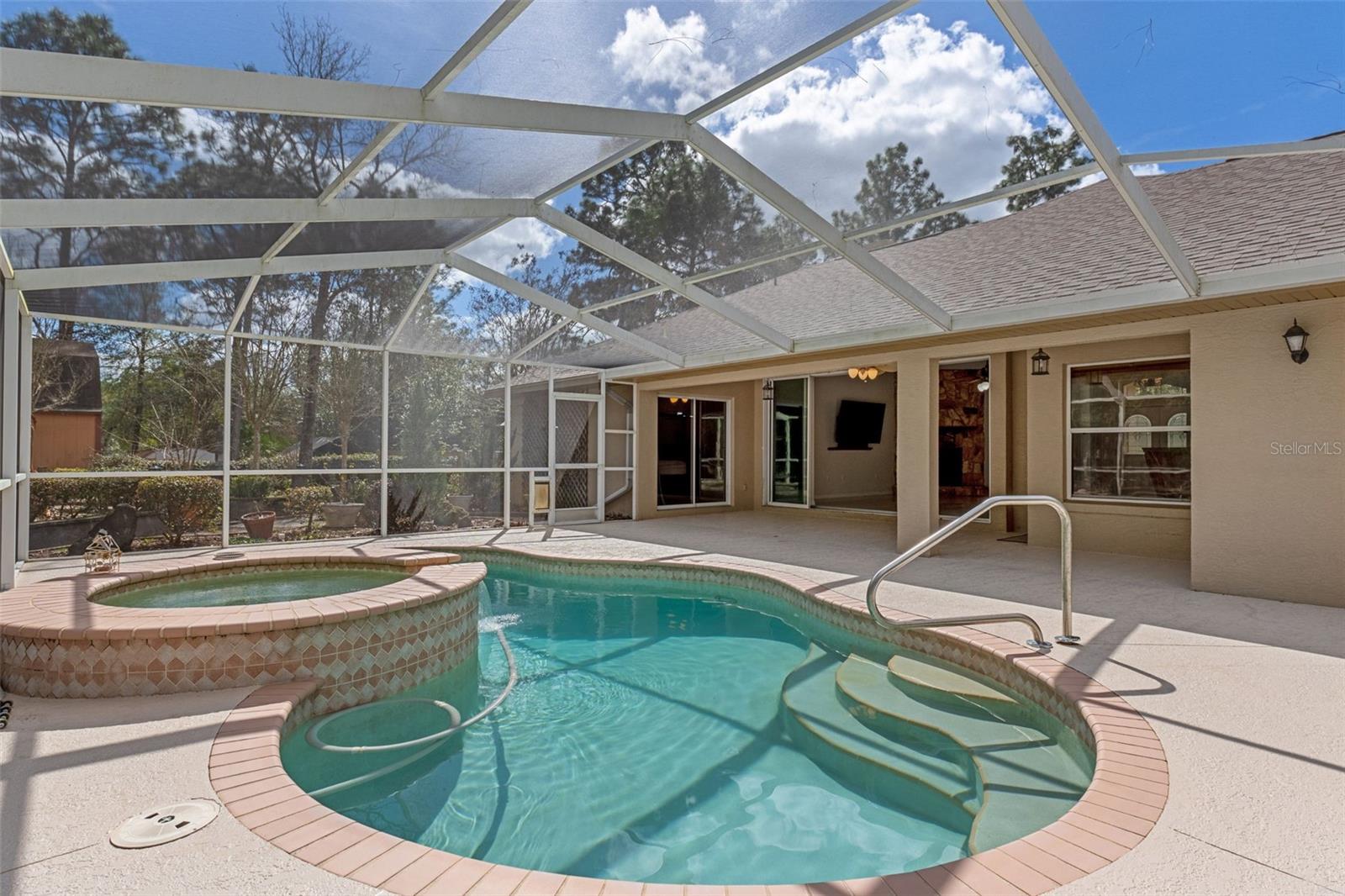 Single Family Residence em CITRUS SPRINGS, FL - Daniel Dourado