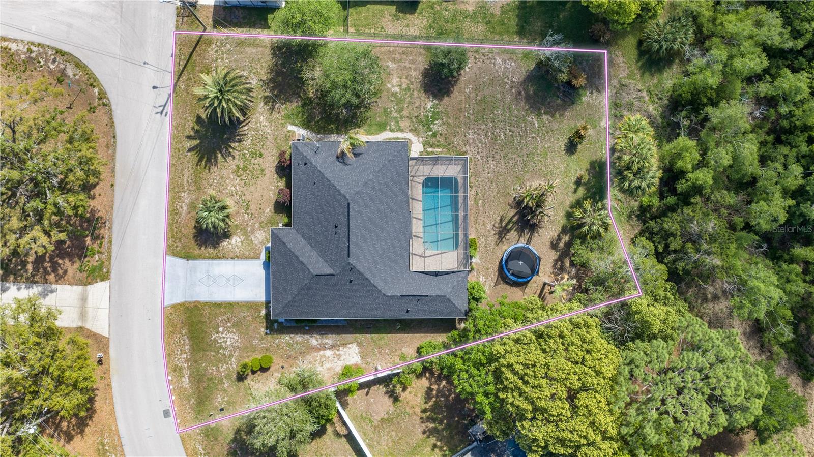 Single Family Residence em SPRING HILL, FL - Daniel Dourado