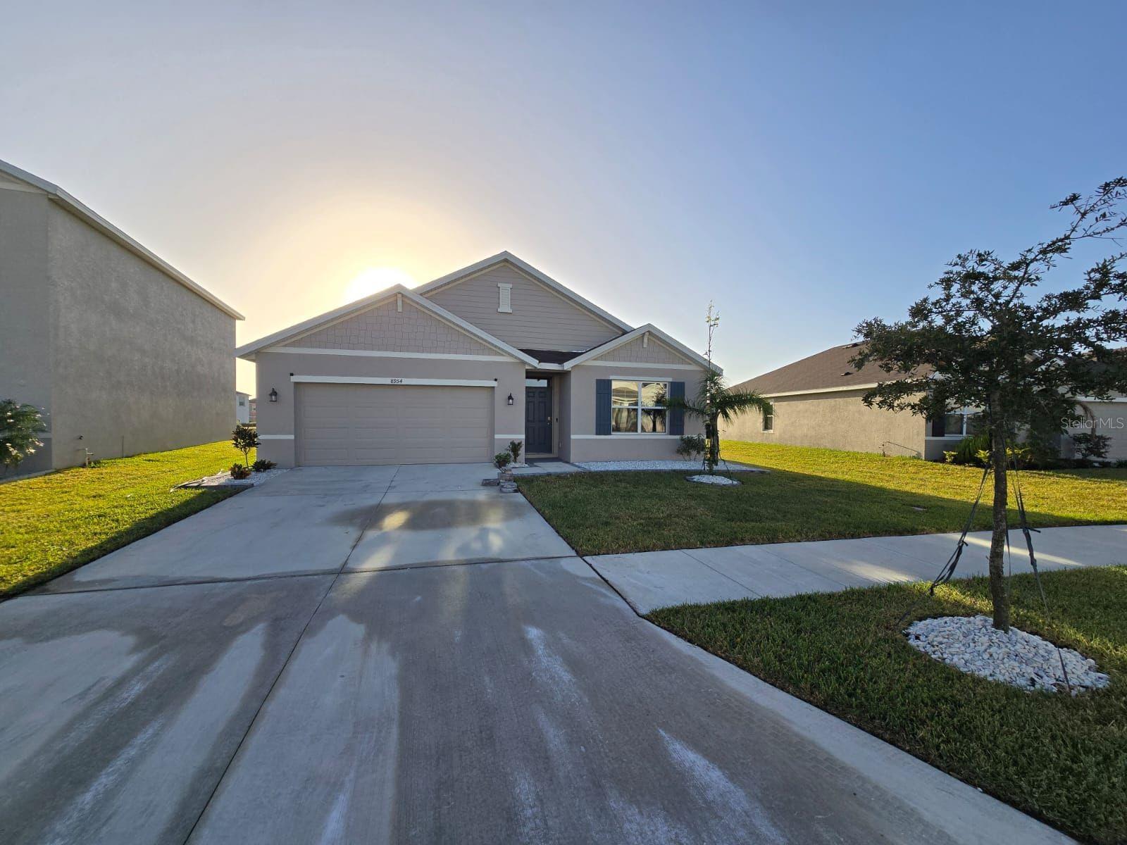Single Family Residence in WESLEY CHAPEL, FL - Daniel Dourado