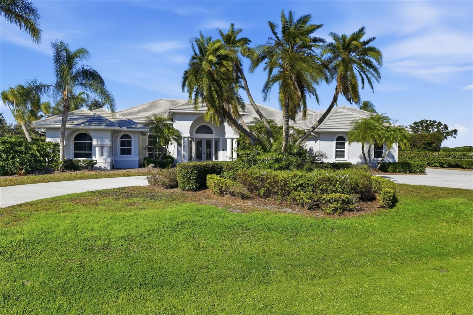 Single Family Residence in SARASOTA, FL - Daniel Dourado