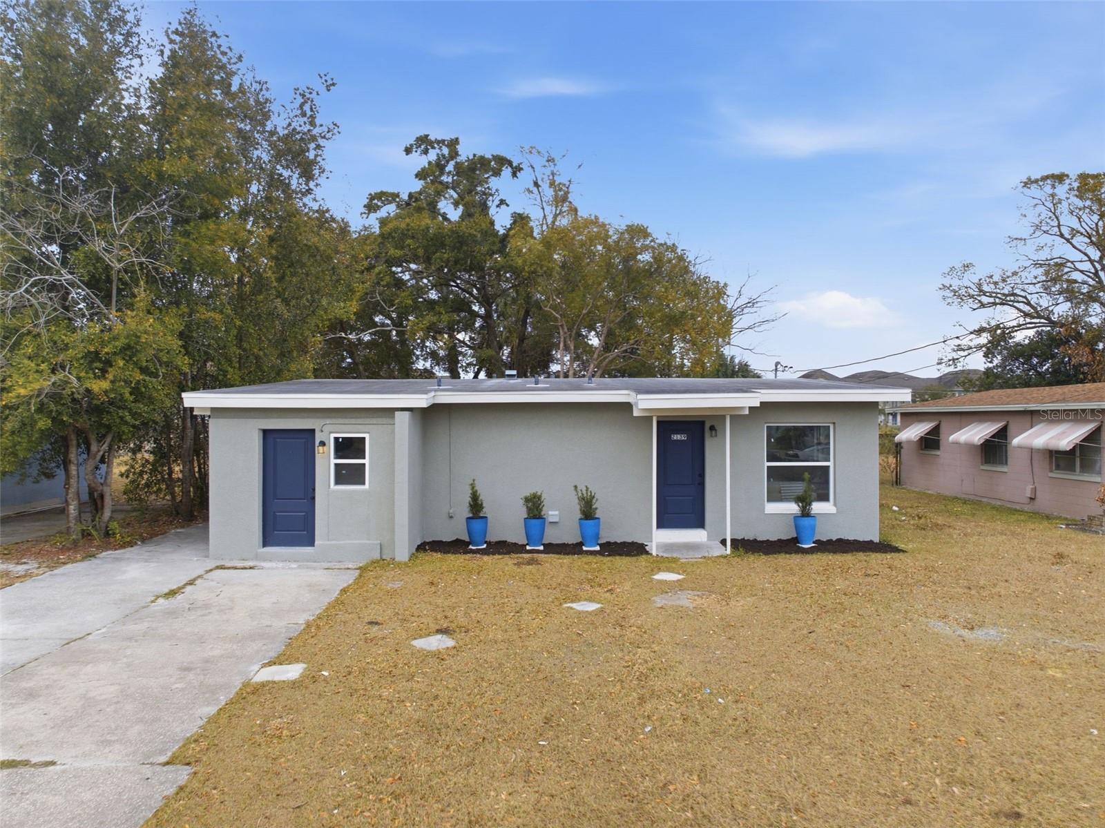 Single Family Residence in ORLANDO, FL - Daniel Dourado