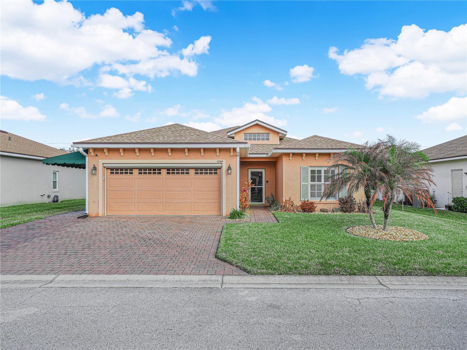 Single Family Residence in LAKE WALES, FL - Daniel Dourado