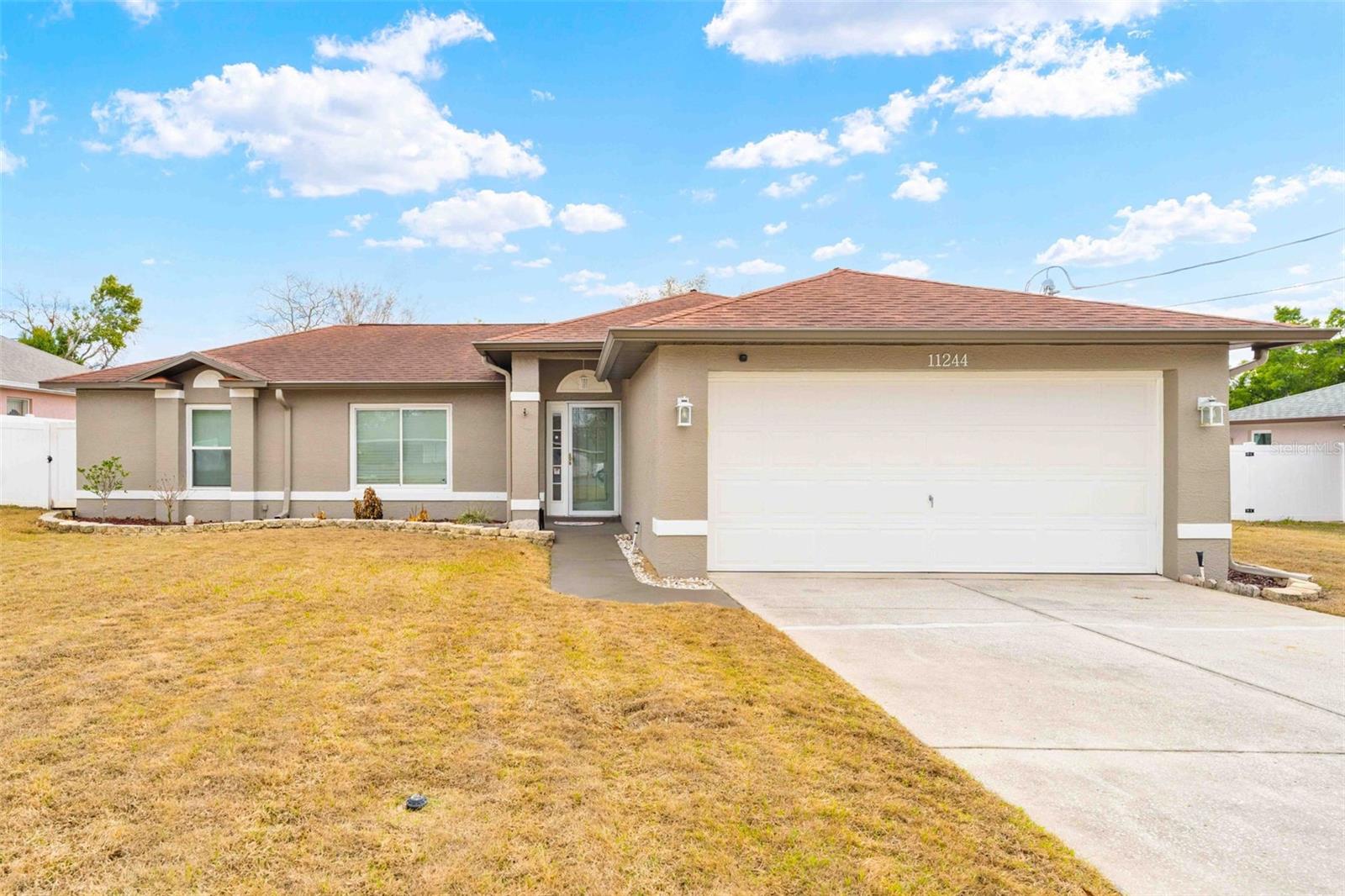 Single Family Residence em SPRING HILL, FL - Daniel Dourado