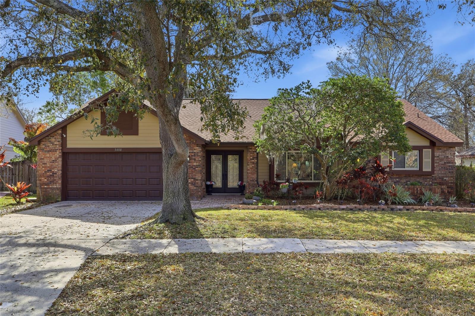 Single Family Residence in PALM HARBOR, FL - Daniel Dourado