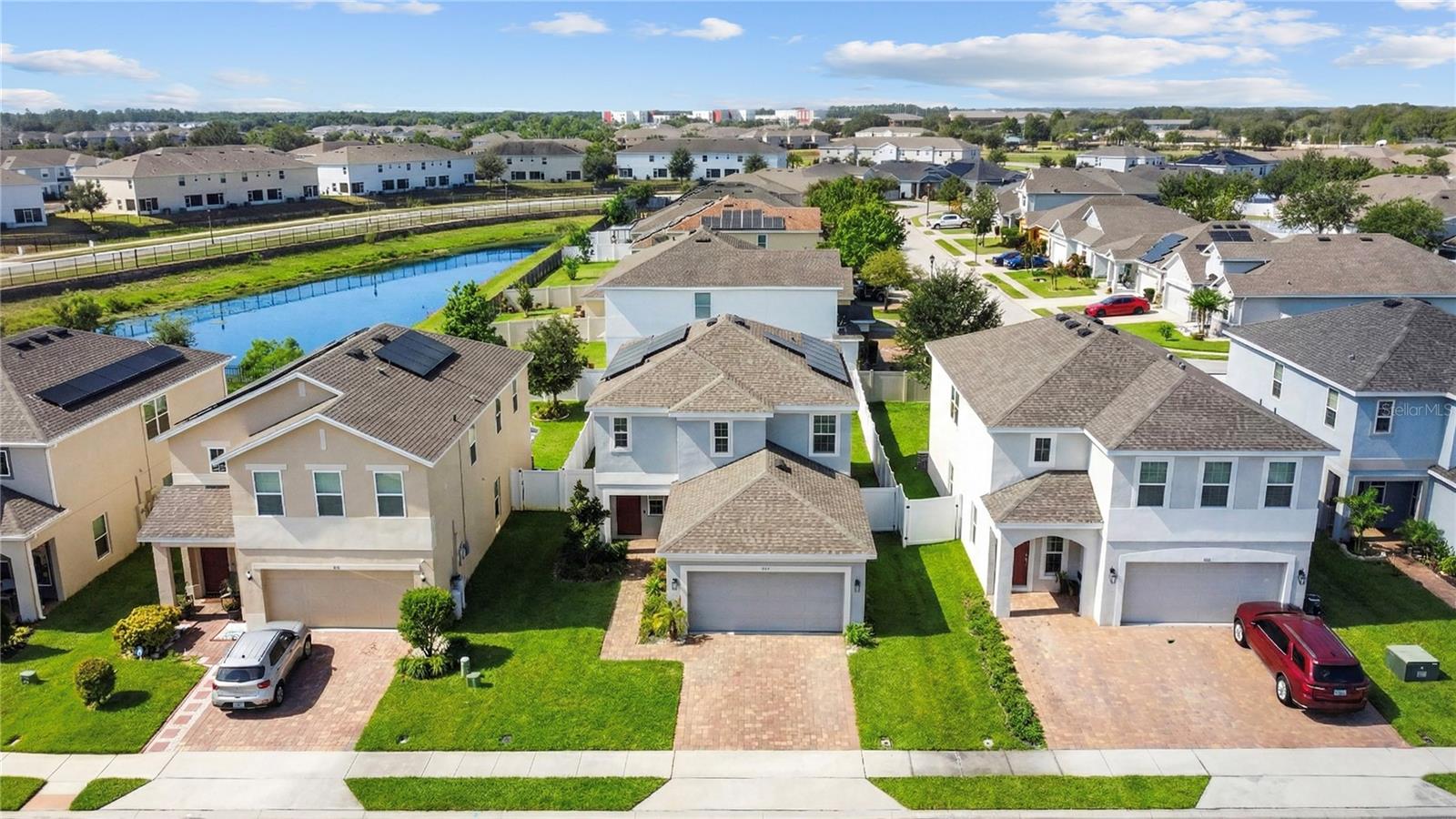 Single Family Residence in DAVENPORT, FL - Daniel Dourado