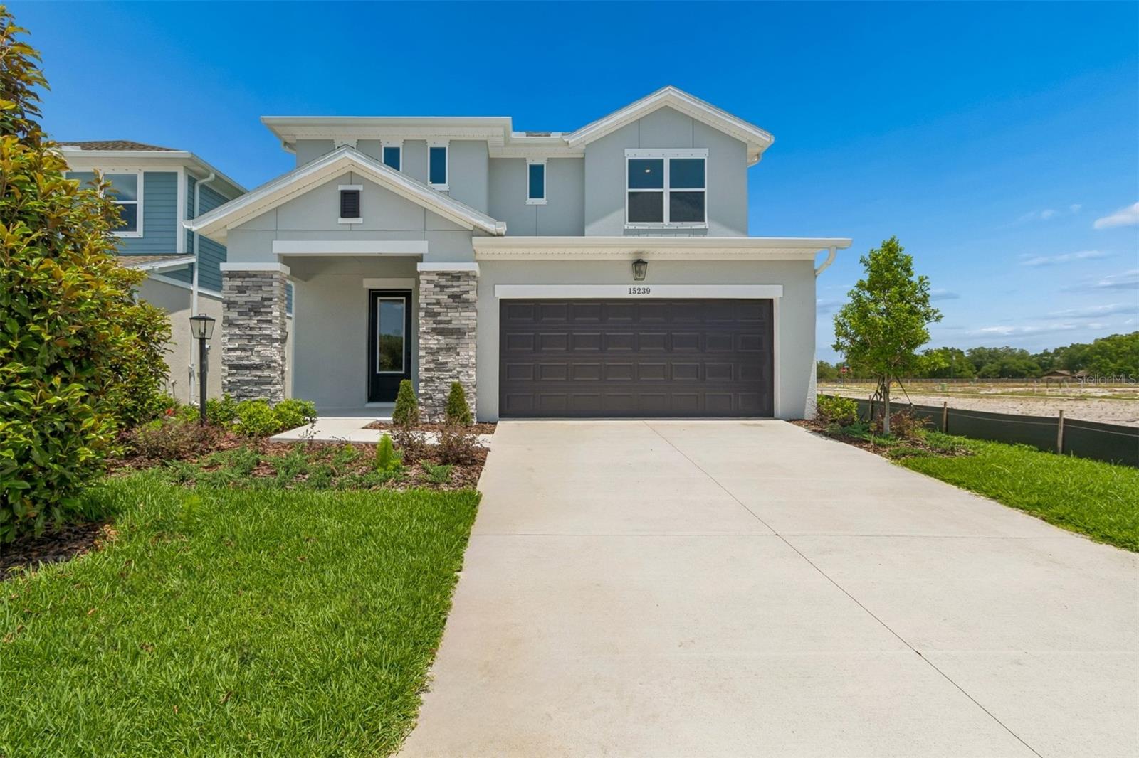Single Family Residence in BRADENTON, FL - Daniel Dourado