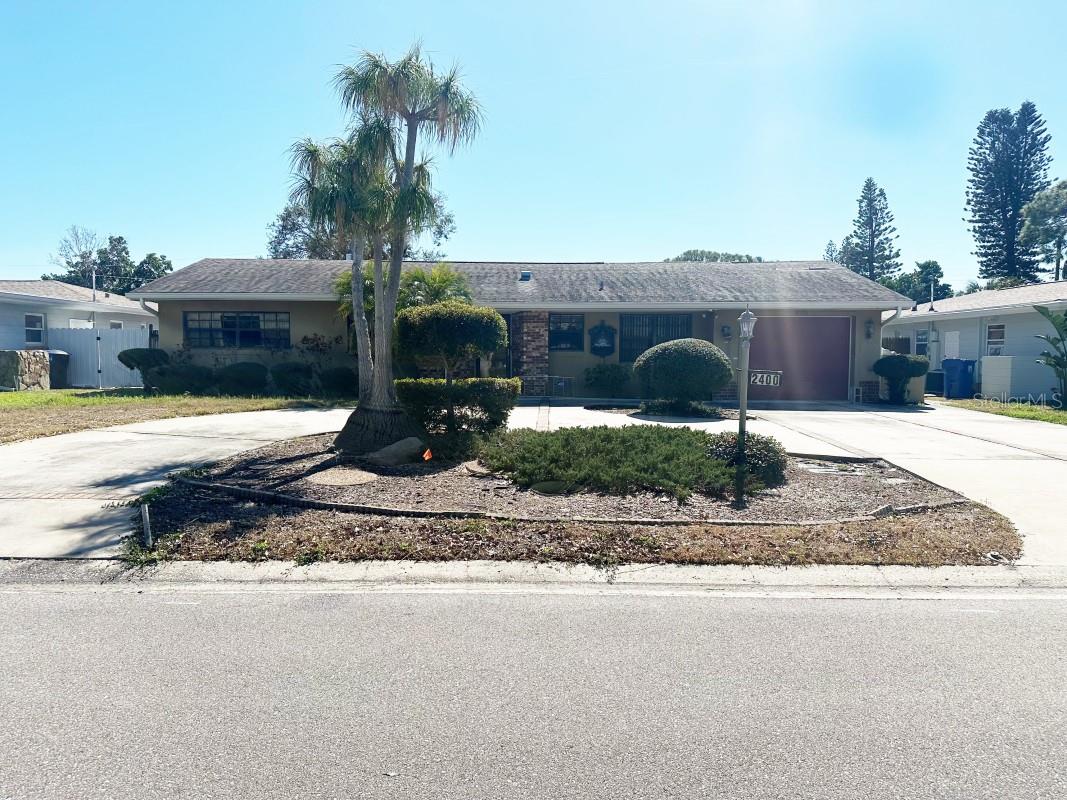 Single Family Residence em ST PETERSBURG, FL - Daniel Dourado