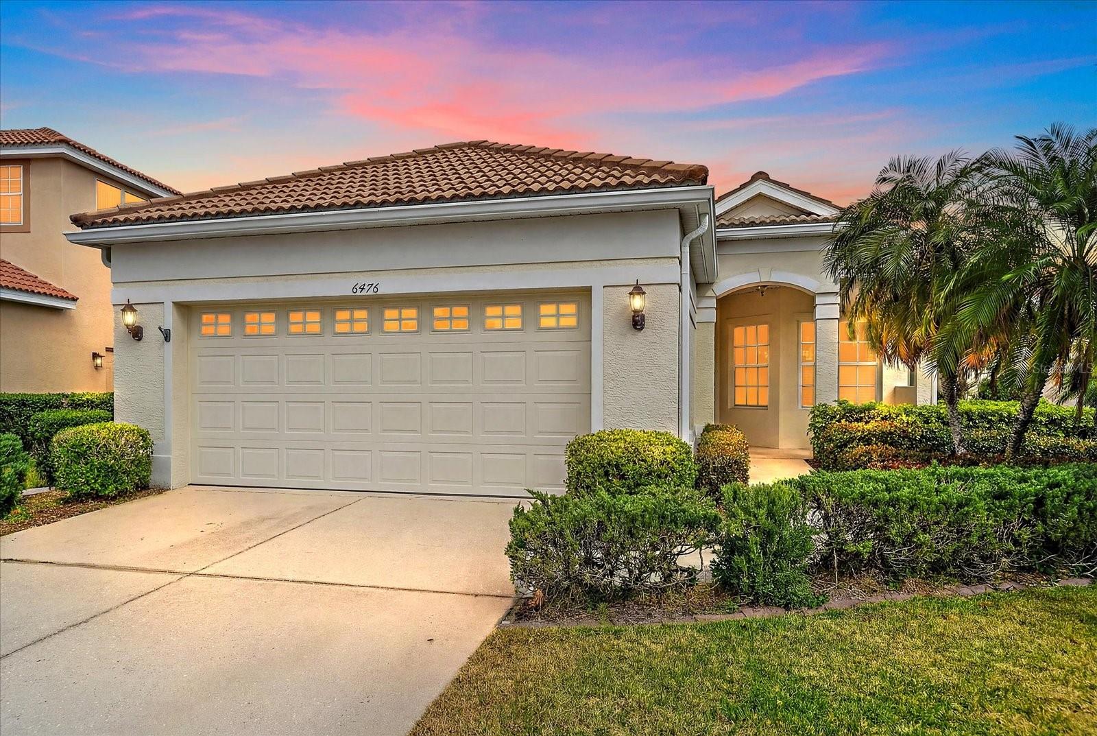 Single Family Residence in BRADENTON, FL - Daniel Dourado