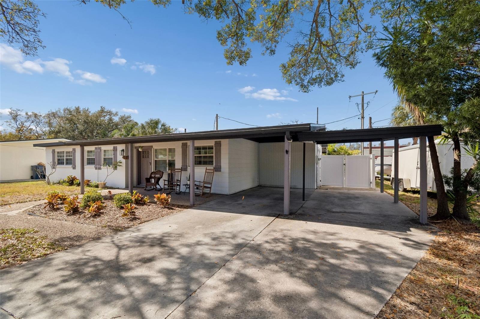 Single Family Residence in TAMPA, FL - Daniel Dourado