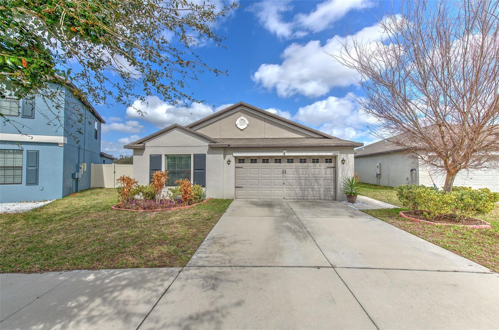 Single Family Residence in RIVERVIEW, FL - Daniel Dourado