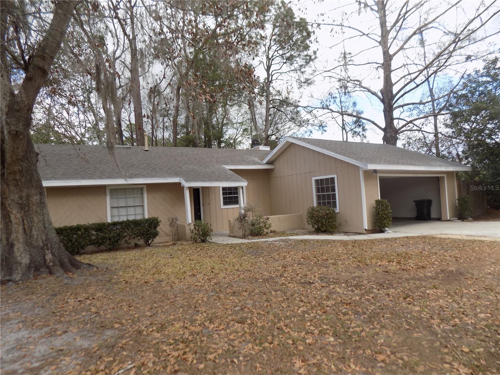Single Family Residence in GAINESVILLE, FL - Daniel Dourado