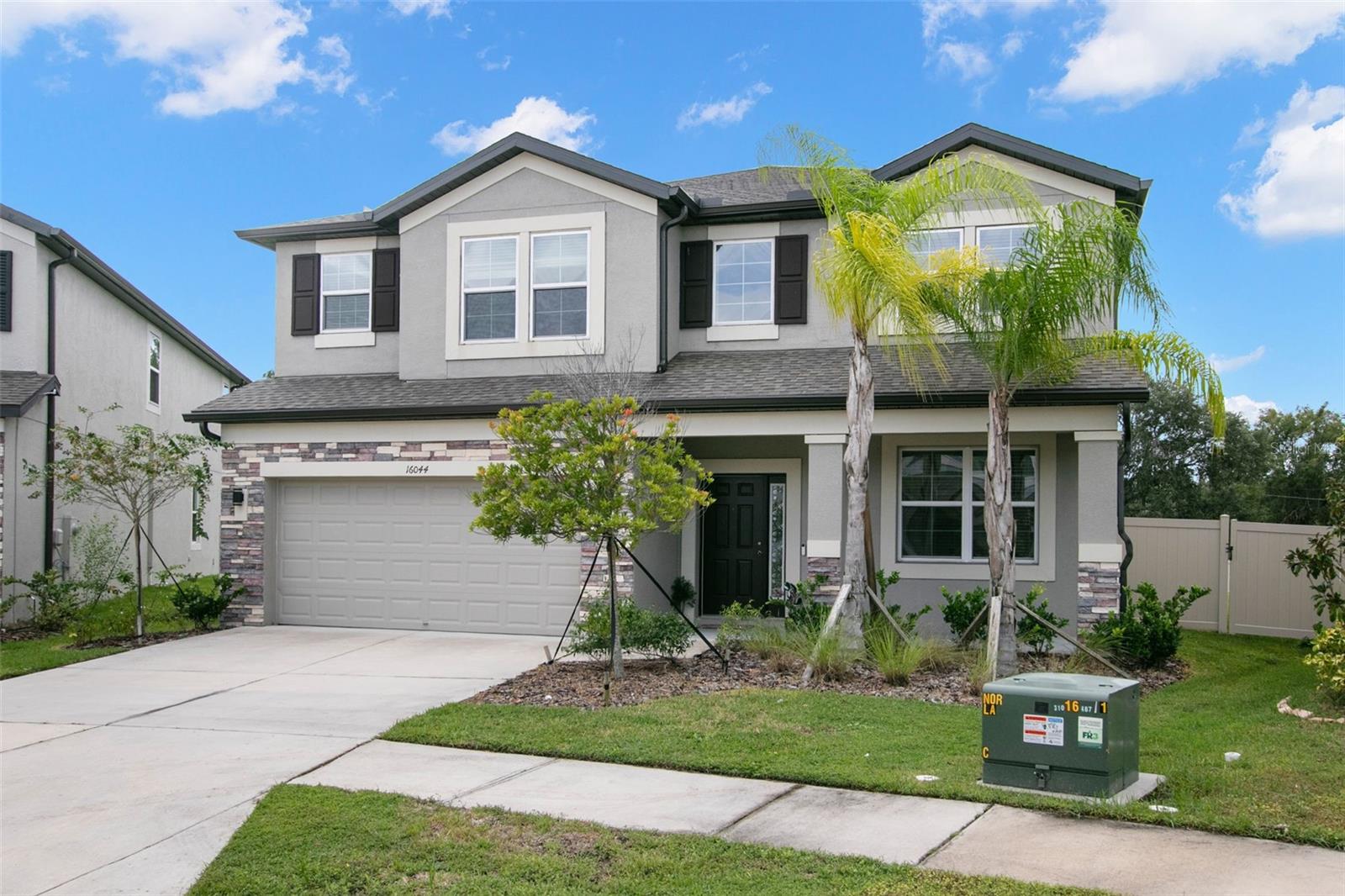 Single Family Residence in TAMPA, FL - Daniel Dourado