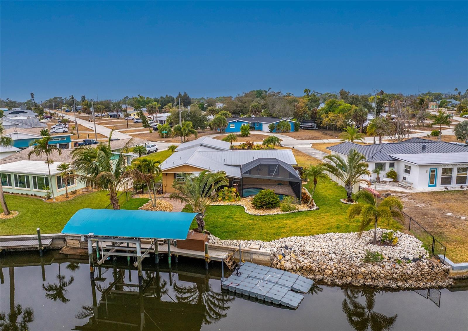 Single Family Residence em ENGLEWOOD, FL - Daniel Dourado