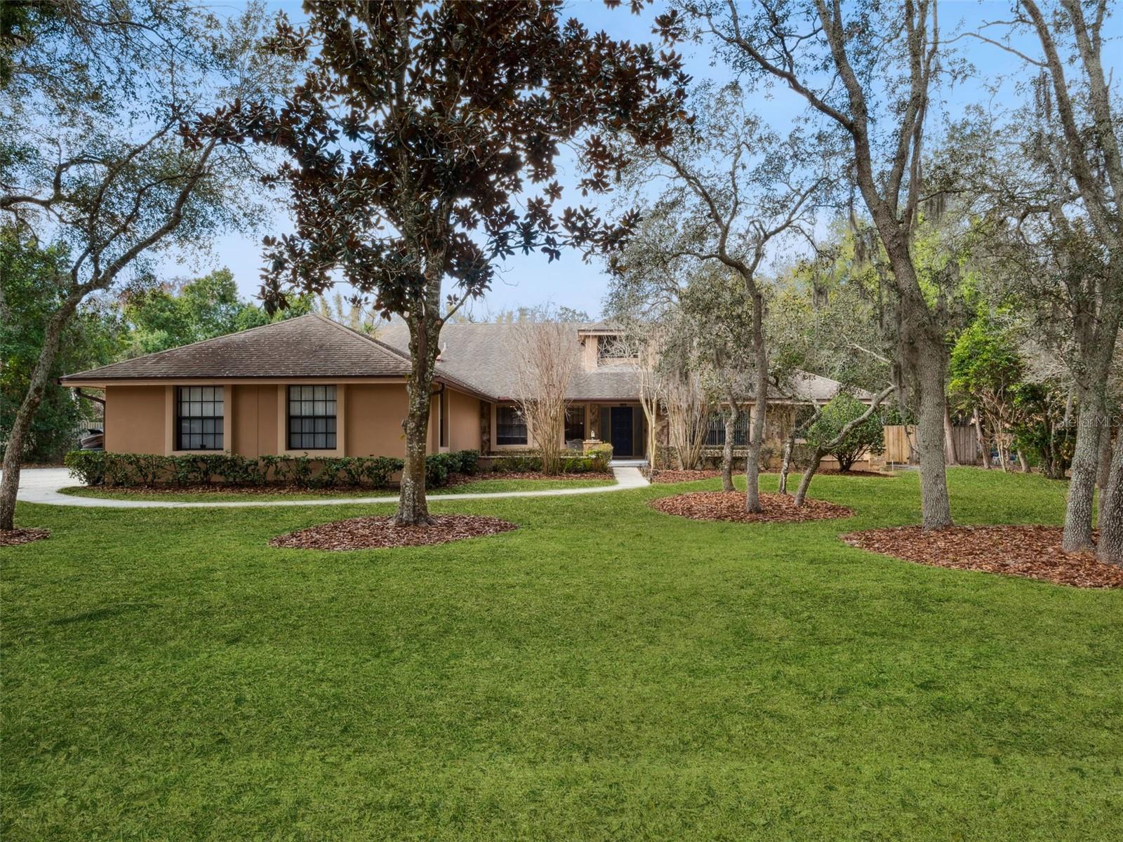 Single Family Residence in ORLANDO, FL - Daniel Dourado