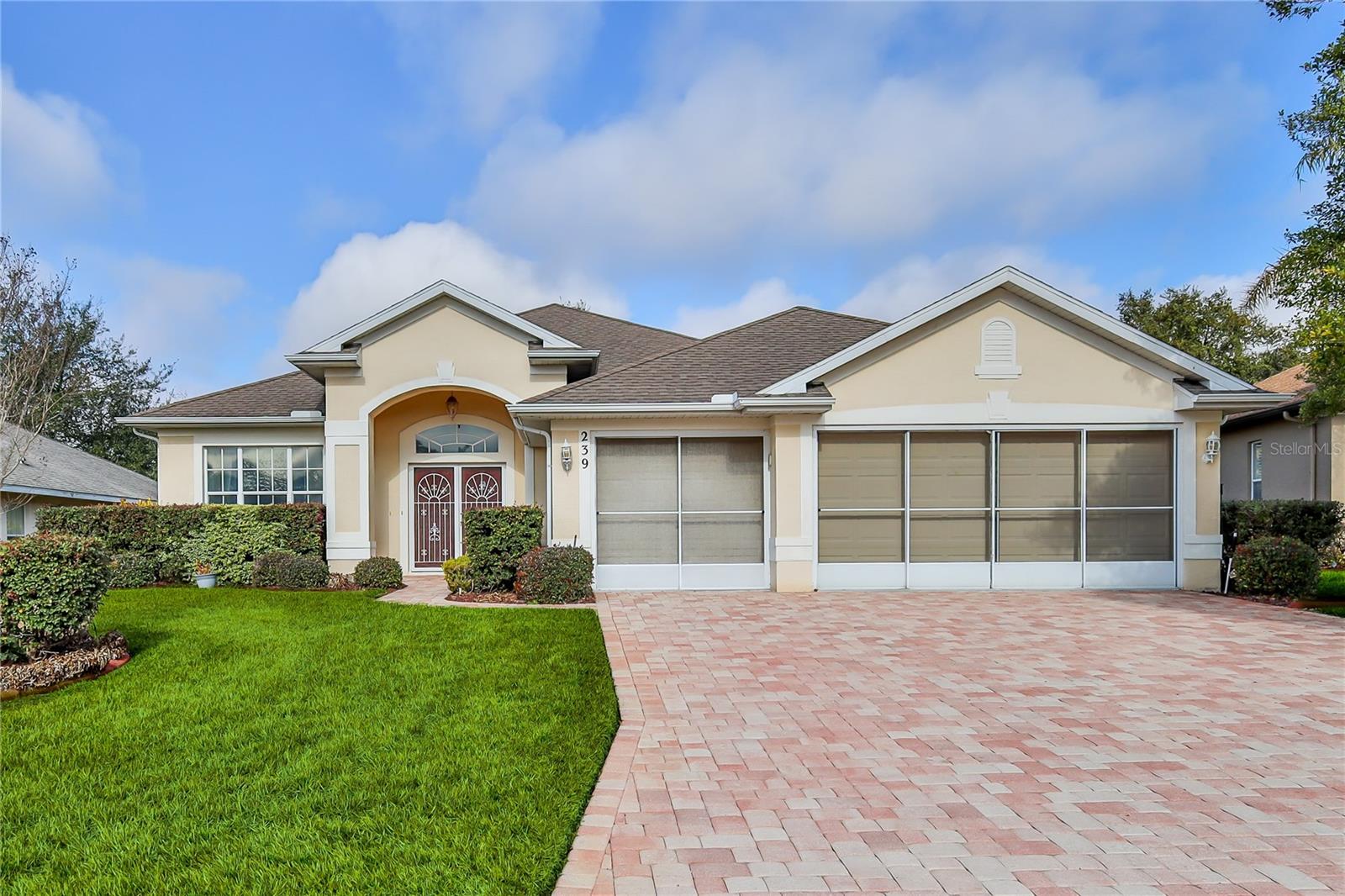 Single Family Residence em SPRING HILL, FL - Daniel Dourado