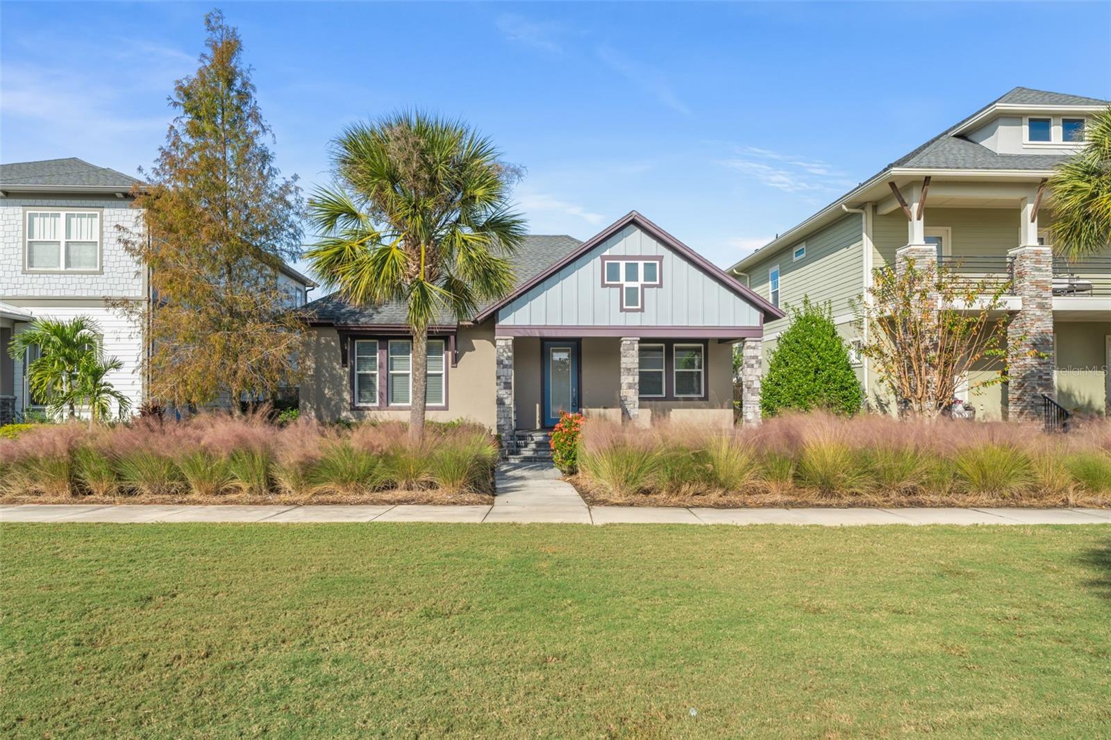 Single Family Residence in ORLANDO, FL - Daniel Dourado