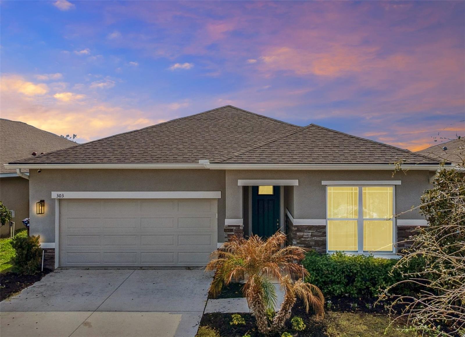 Single Family Residence in DAVENPORT, FL - Daniel Dourado