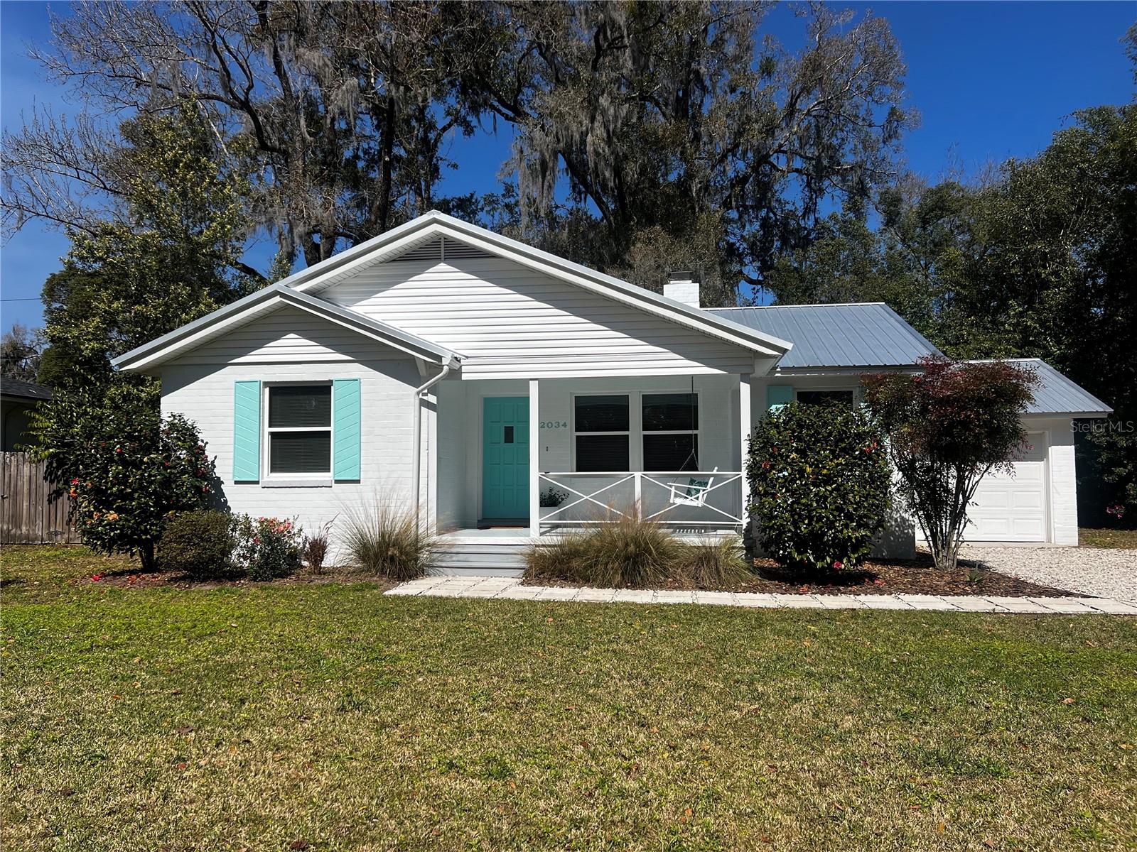Single Family Residence in GAINESVILLE, FL - Daniel Dourado
