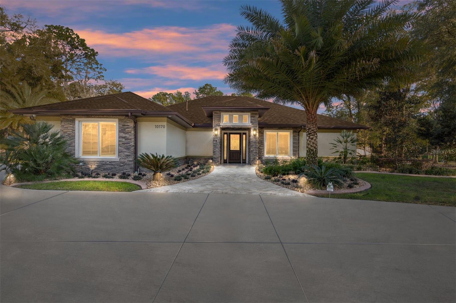 Single Family Residence in DUNNELLON, FL - Daniel Dourado