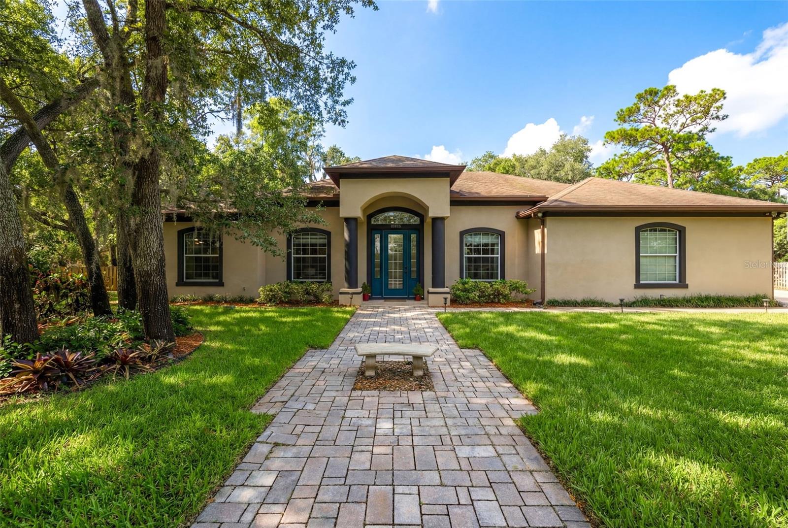Single Family Residence in OVIEDO, FL - Daniel Dourado