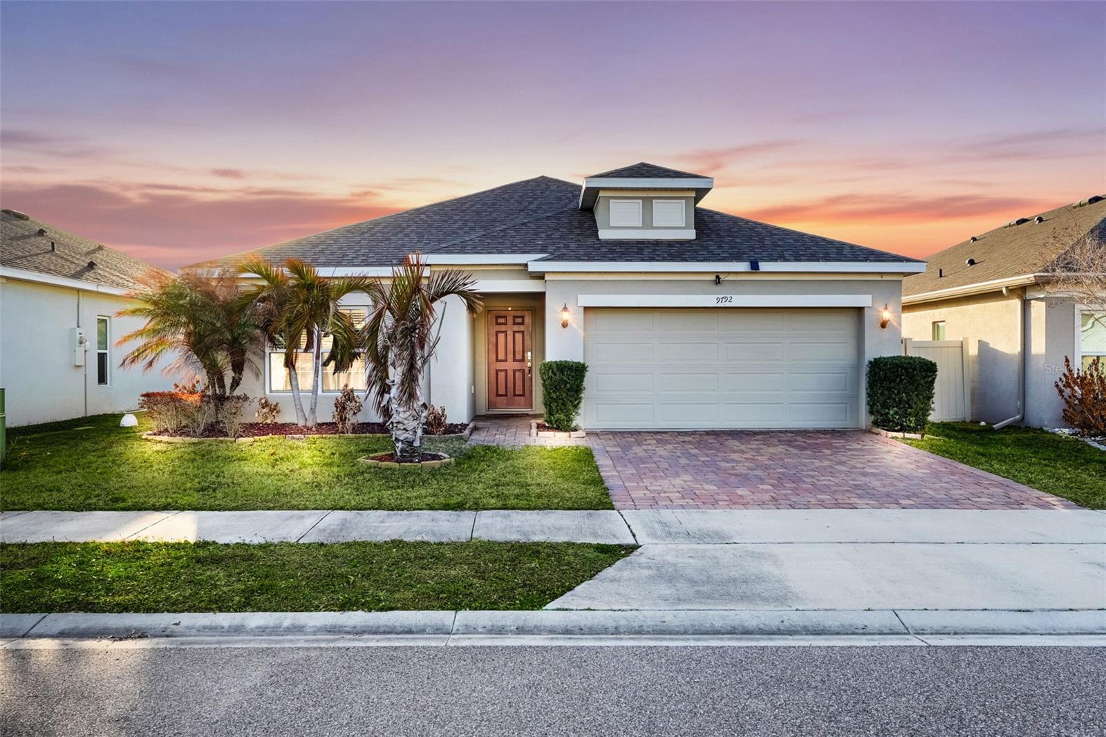 Single Family Residence in GROVELAND, FL - Daniel Dourado