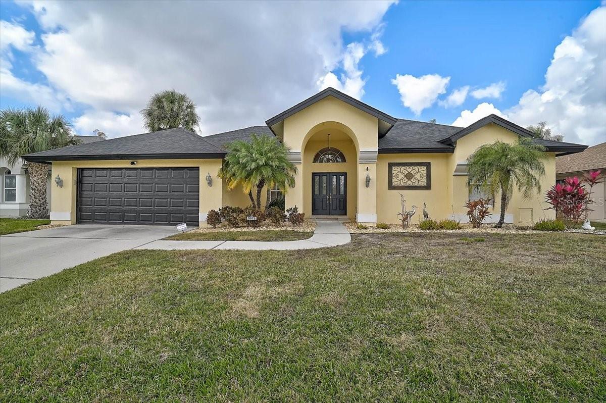 Single Family Residence in BRADENTON, FL - Daniel Dourado
