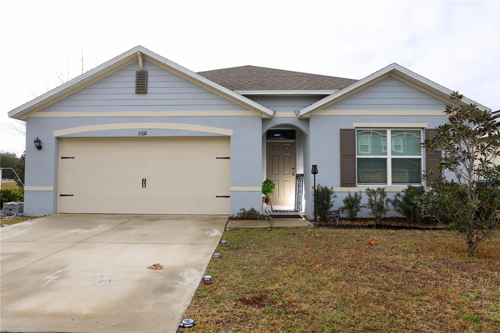 Single Family Residence in MOUNT DORA, FL - Daniel Dourado