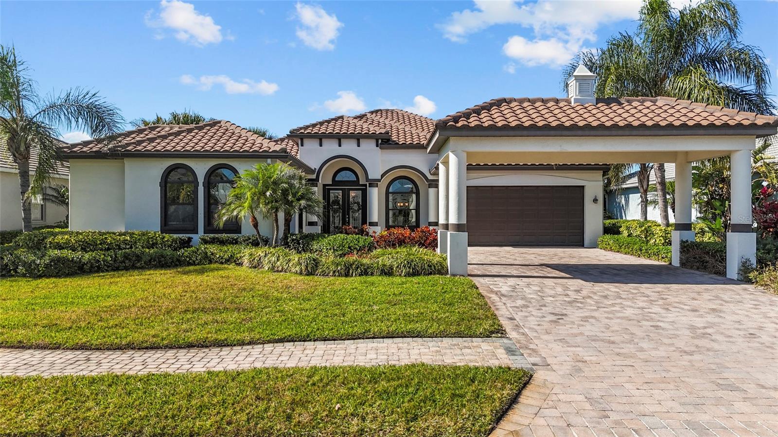 Single Family Residence in BRADENTON, FL - Daniel Dourado