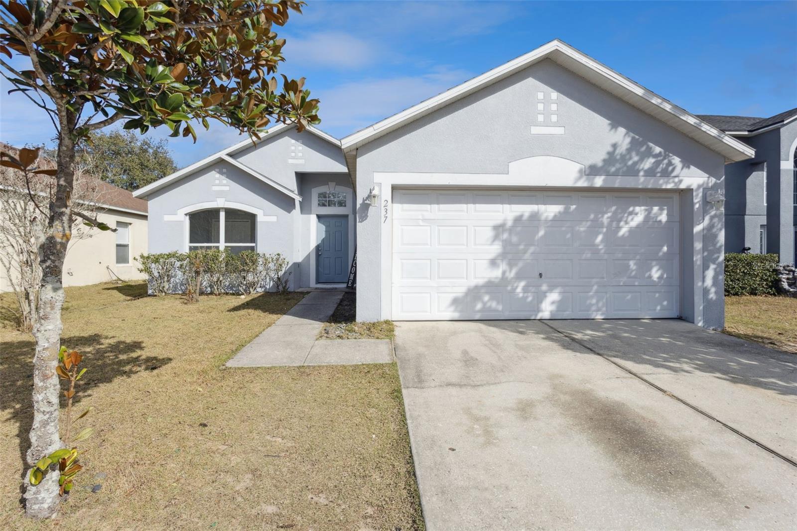 Single Family Residence in GROVELAND, FL - Daniel Dourado