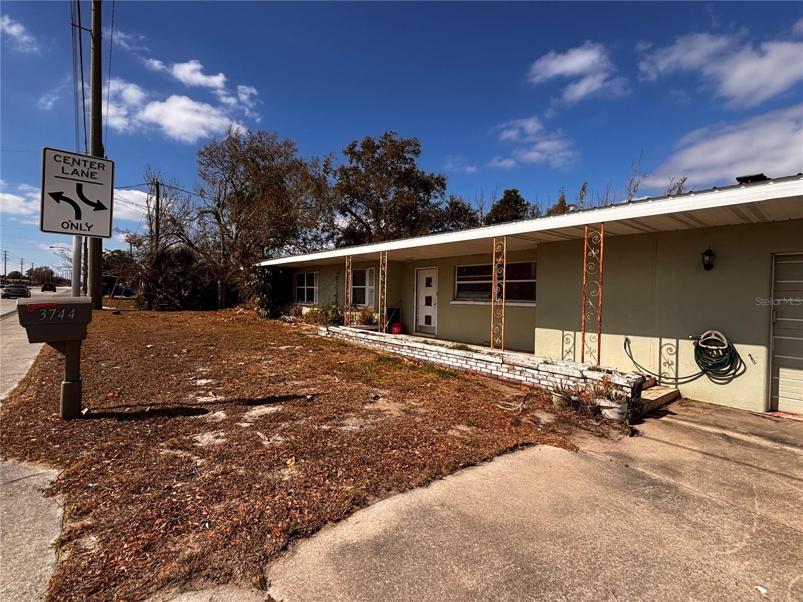 Single Family Residence in SEBRING, FL - Daniel Dourado