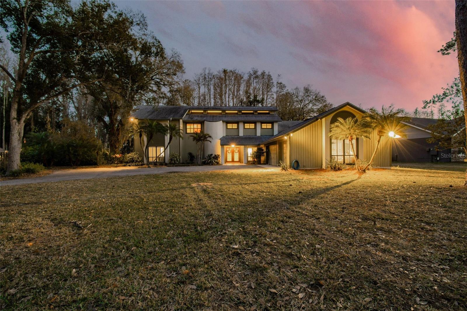 Single Family Residence in LUTZ, FL - Daniel Dourado