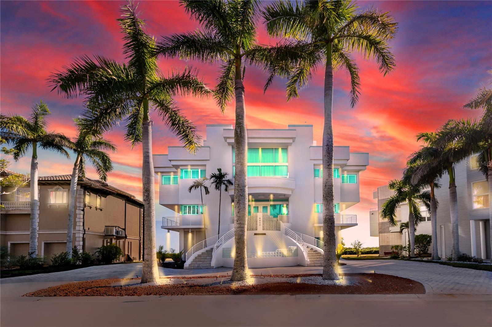Single Family Residence in BRADENTON, FL - Daniel Dourado