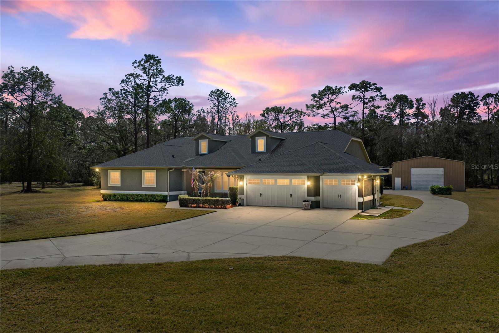 Single Family Residence em WESLEY CHAPEL, FL - Daniel Dourado