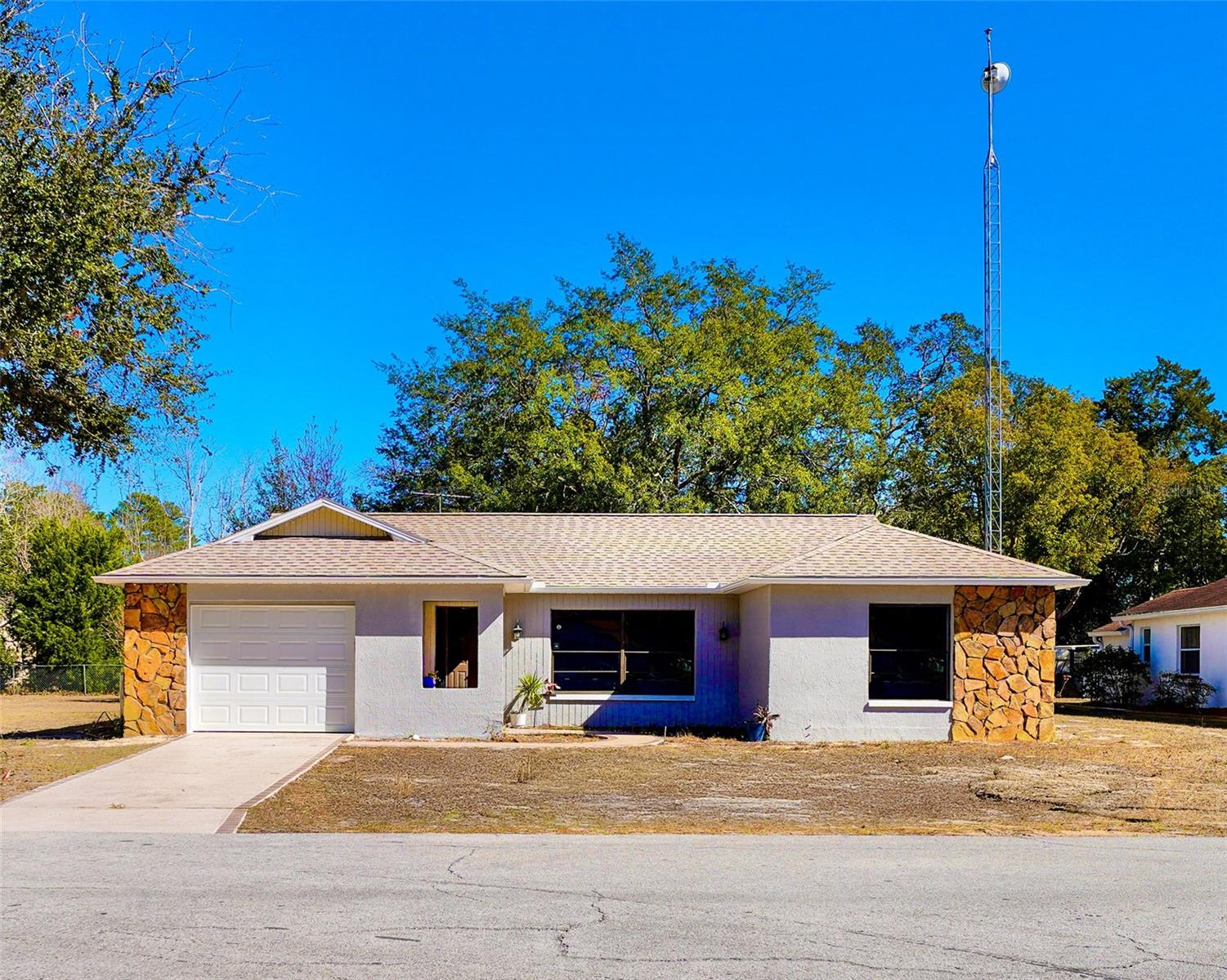 Single Family Residence em SPRING HILL, FL - Daniel Dourado