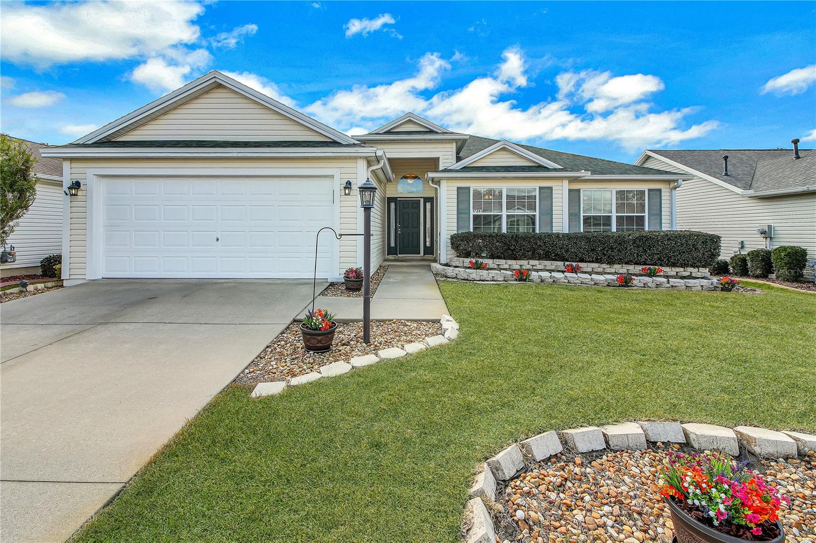 Single Family Residence in THE VILLAGES, FL - Daniel Dourado