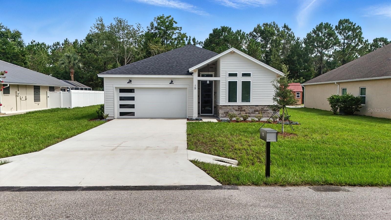 Single Family Residence in PALM COAST, FL - Daniel Dourado