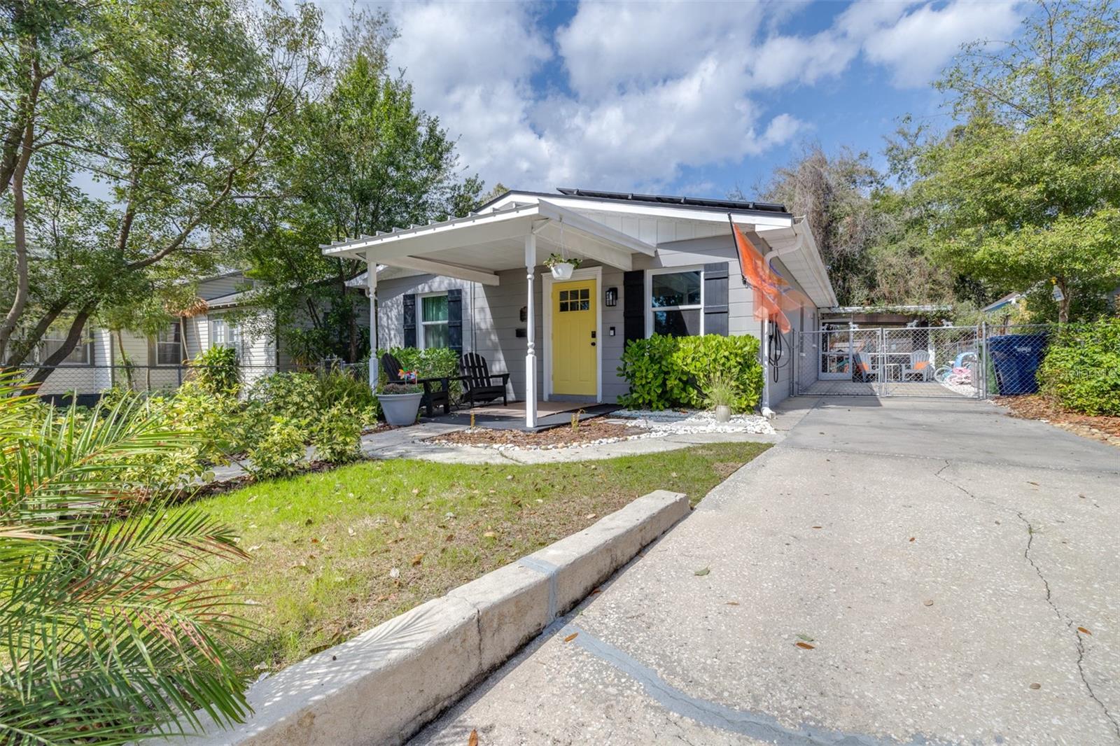 Single Family Residence in TAMPA, FL - Daniel Dourado