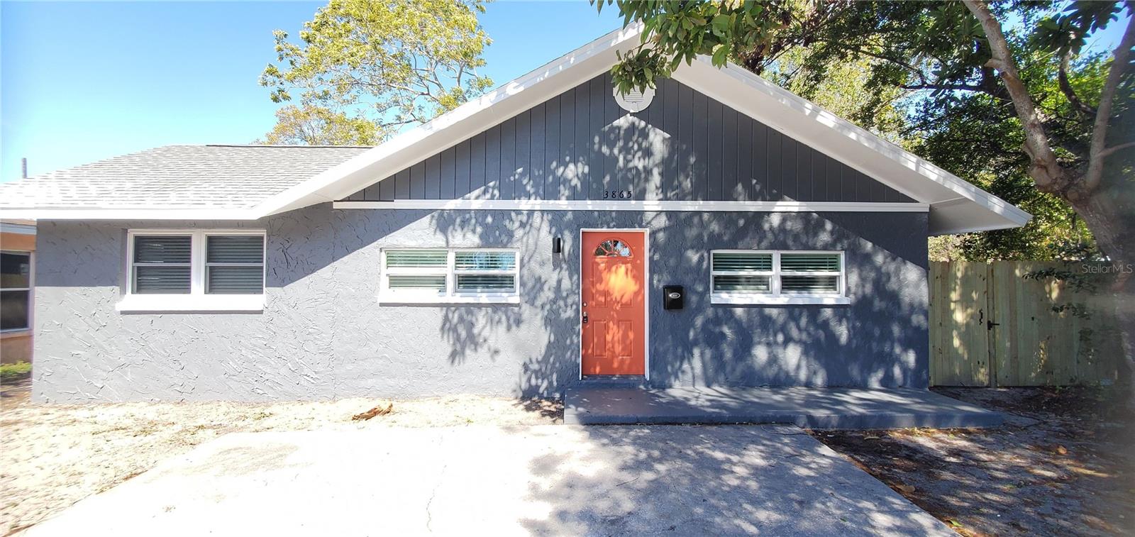 Single Family Residence em ST PETERSBURG, FL - Daniel Dourado