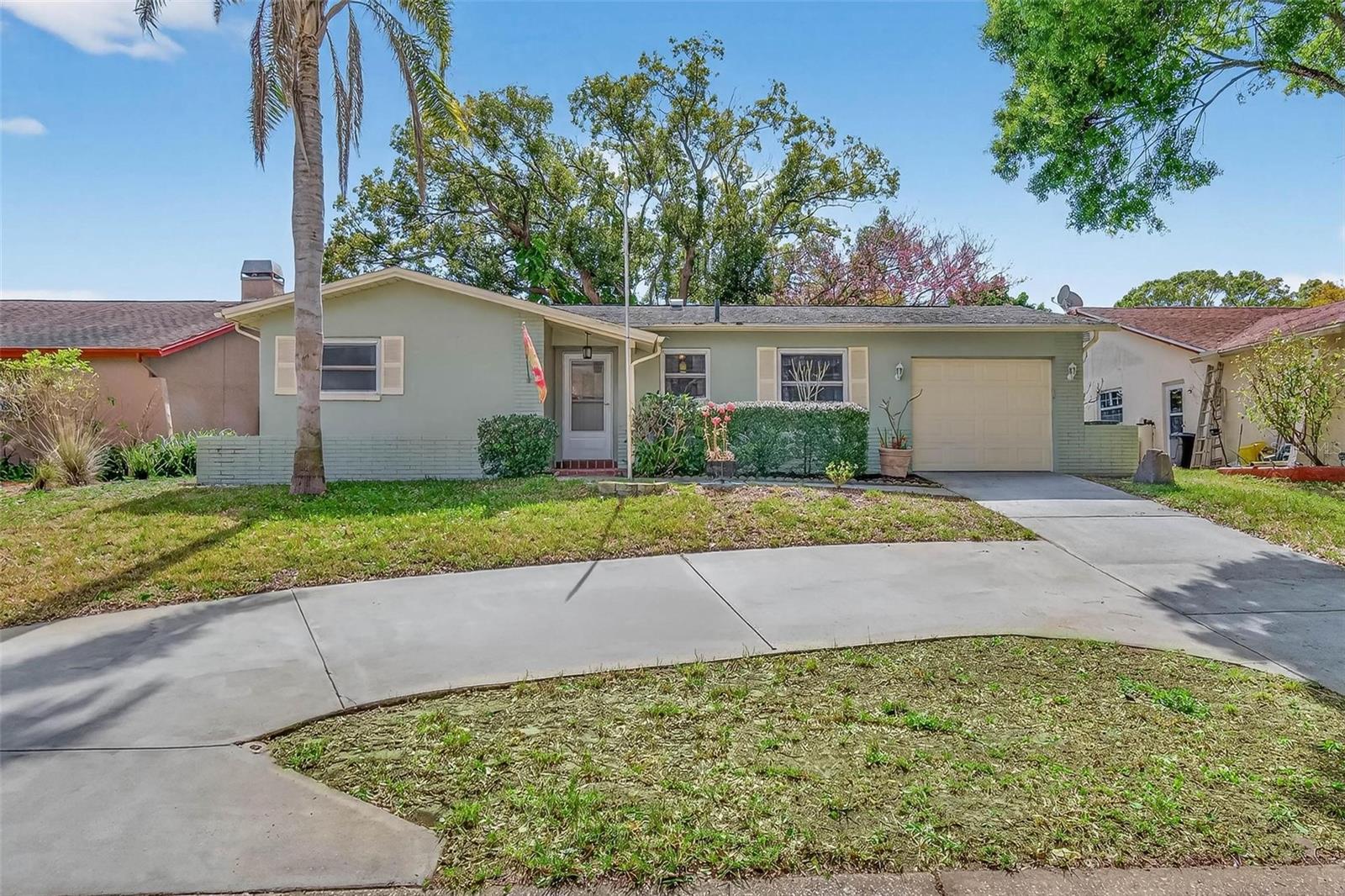 Single Family Residence in PALM HARBOR, FL - Daniel Dourado