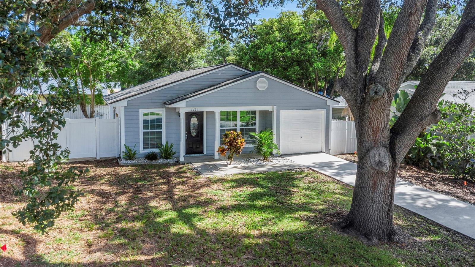 Single Family Residence em PALM HARBOR, FL - Daniel Dourado