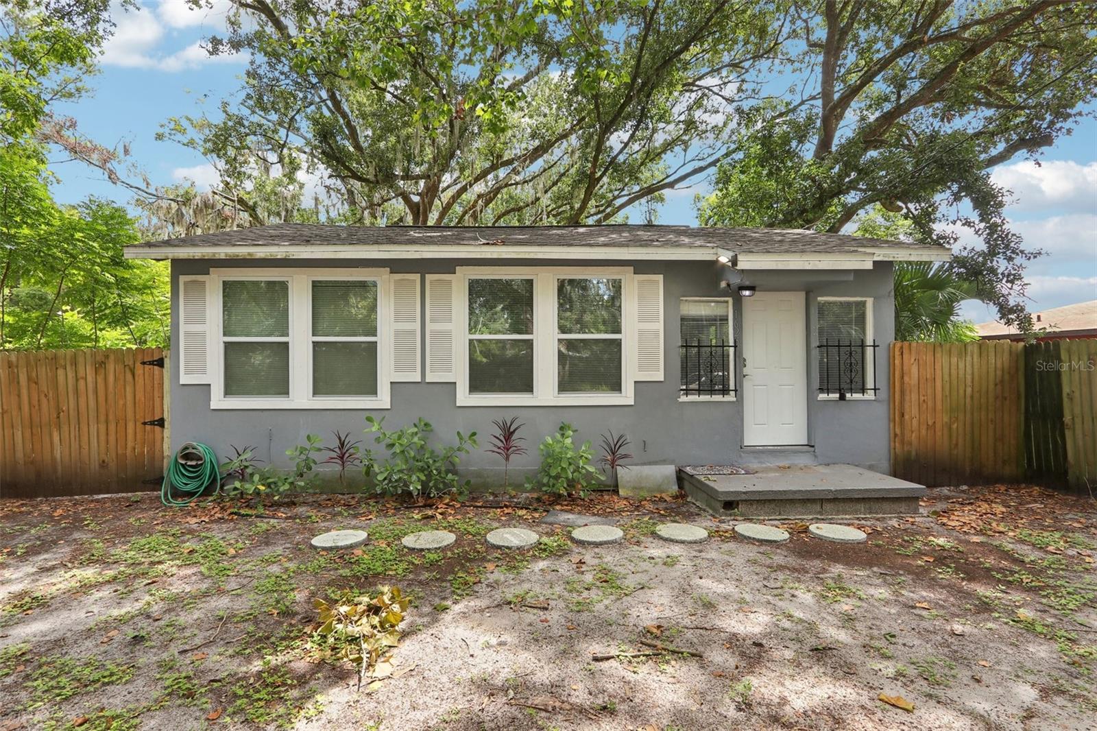 Single Family Residence in GAINESVILLE, FL - Daniel Dourado