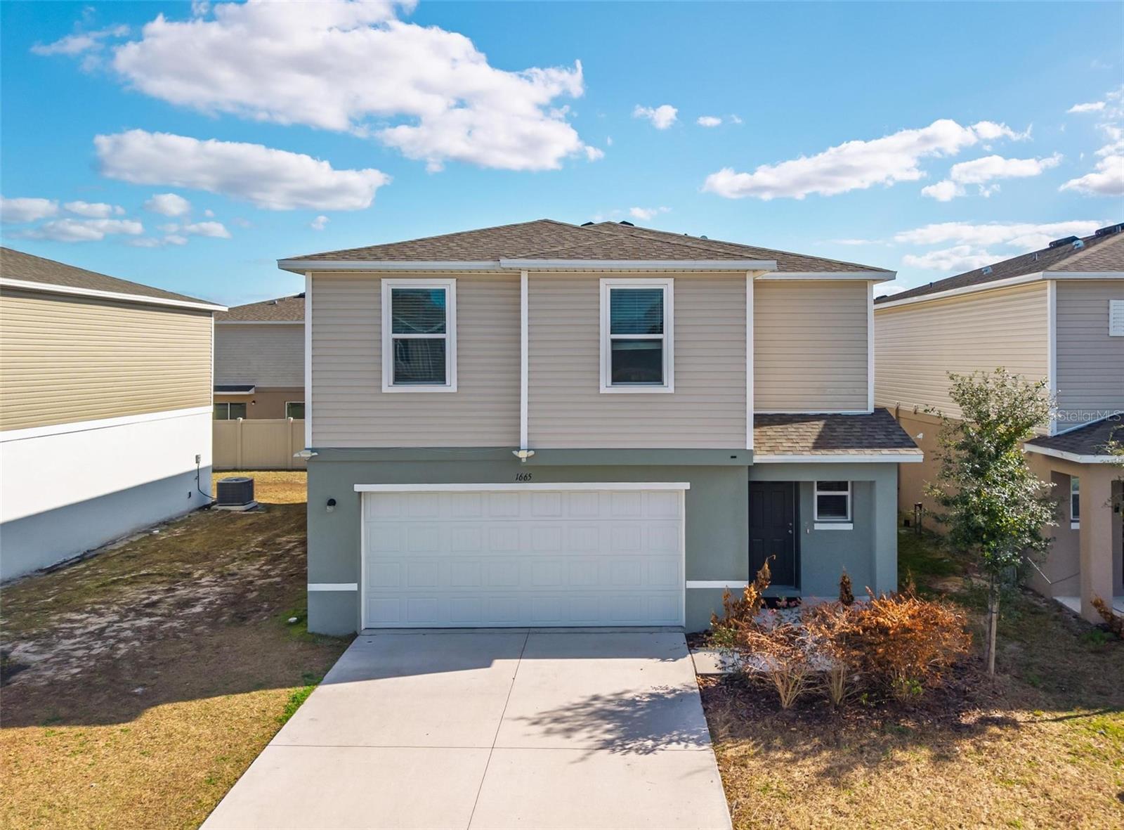 Single Family Residence in SUMTERVILLE, FL - Daniel Dourado