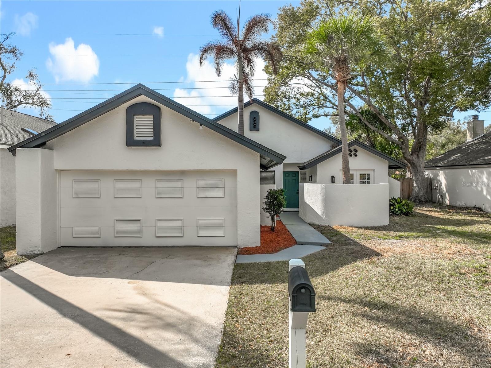 Single Family Residence in LONGWOOD, FL - Daniel Dourado
