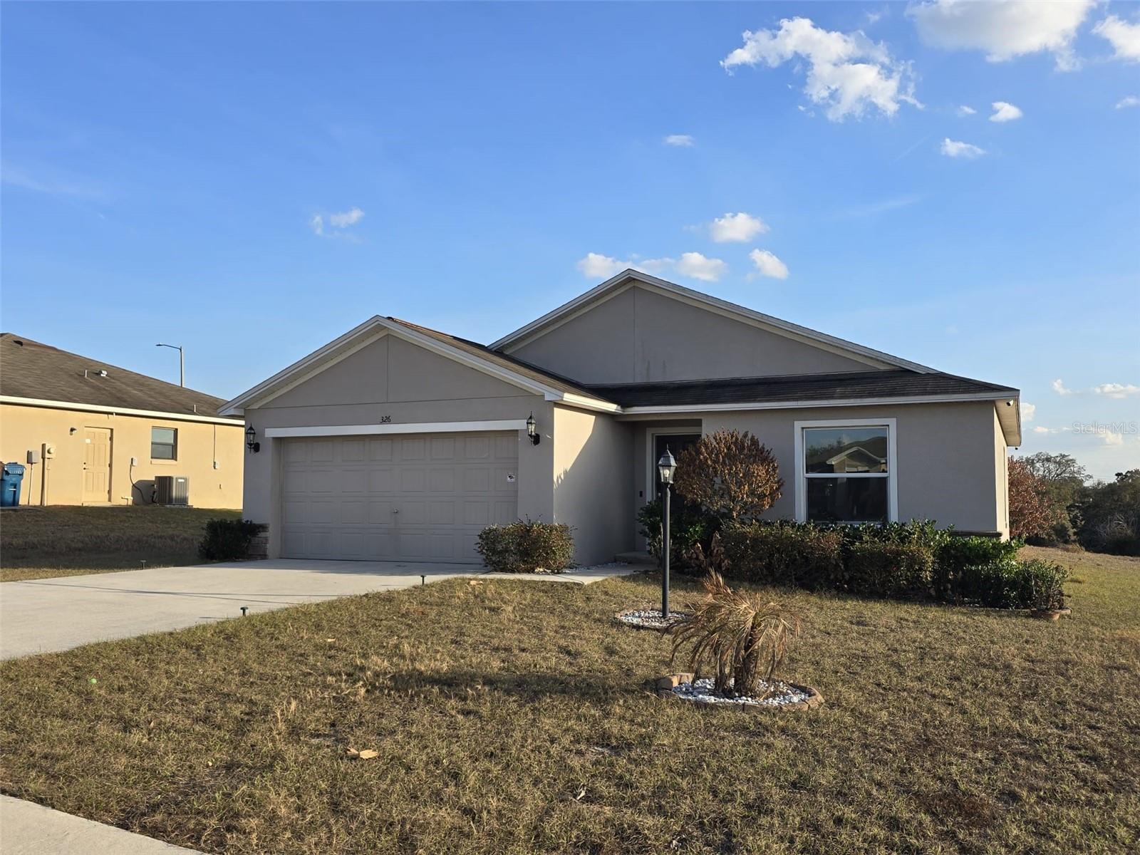 Single Family Residence in LAKE WALES, FL - Daniel Dourado