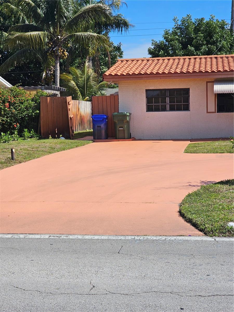 Single Family Residence em PEMBROKE PINES, FL - Daniel Dourado