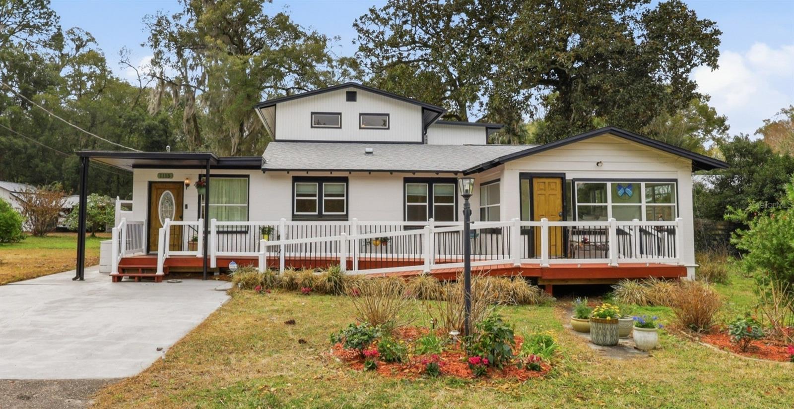 Single Family Residence in GAINESVILLE, FL - Daniel Dourado