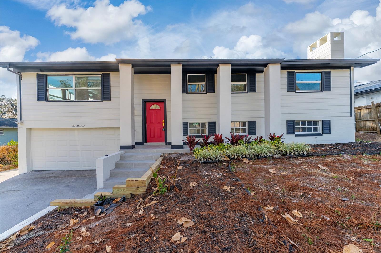 Single Family Residence in OCOEE, FL - Daniel Dourado